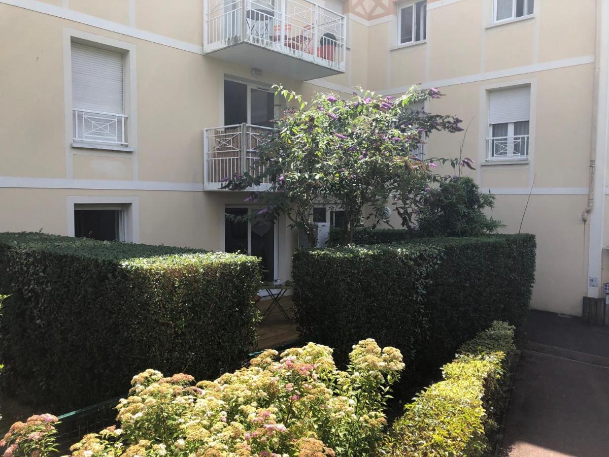 Le Vallon 2 Apartment Трувил сюр Мер Екстериор снимка